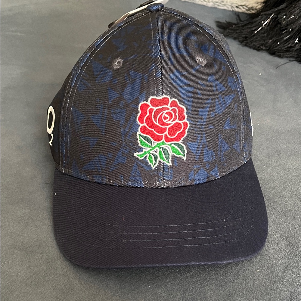 Umbro England Rugby hat with Red Rose